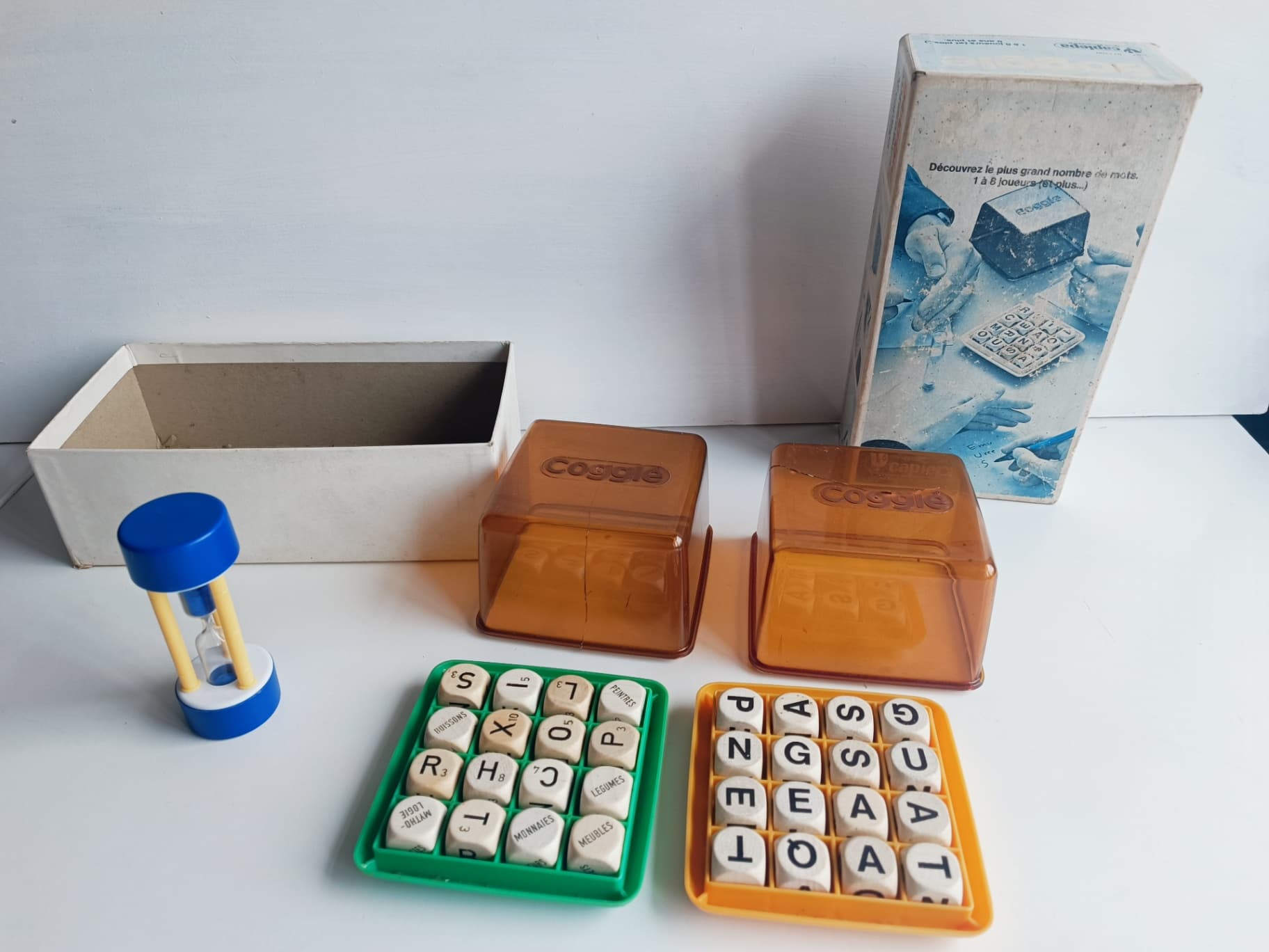 Jeu de lettres Capiepa : Boggle et Coggle réunis, avec dés à thèmes