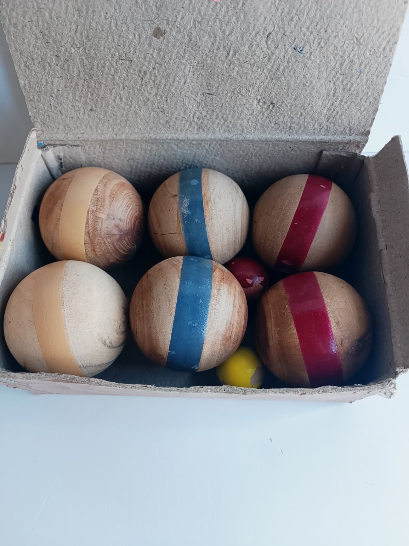 Jeu de boules en bois vintage (6 boules et 2 cochonnets)