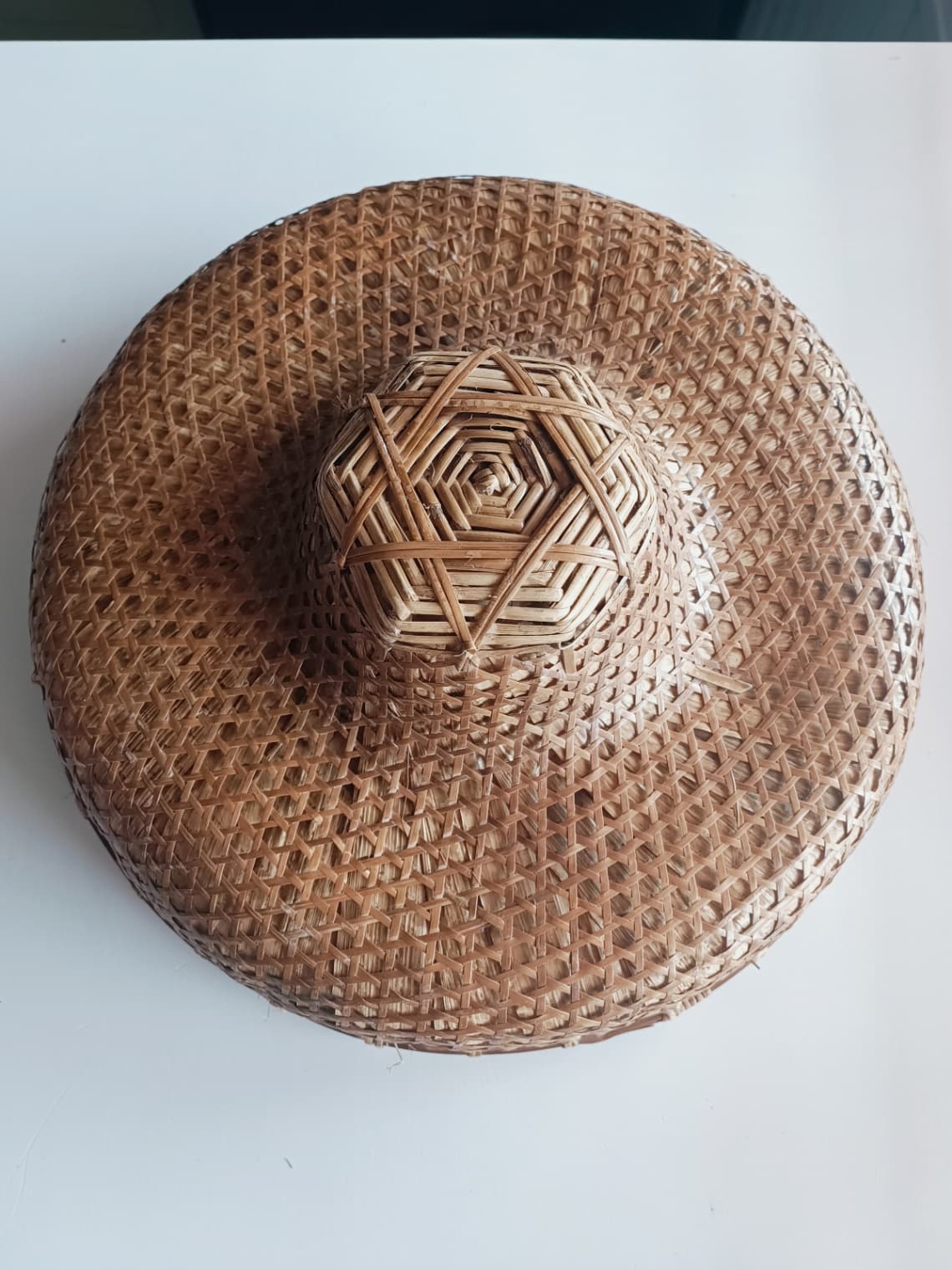 Lot de 2 chapeaux coniques tressés en fibres végétales