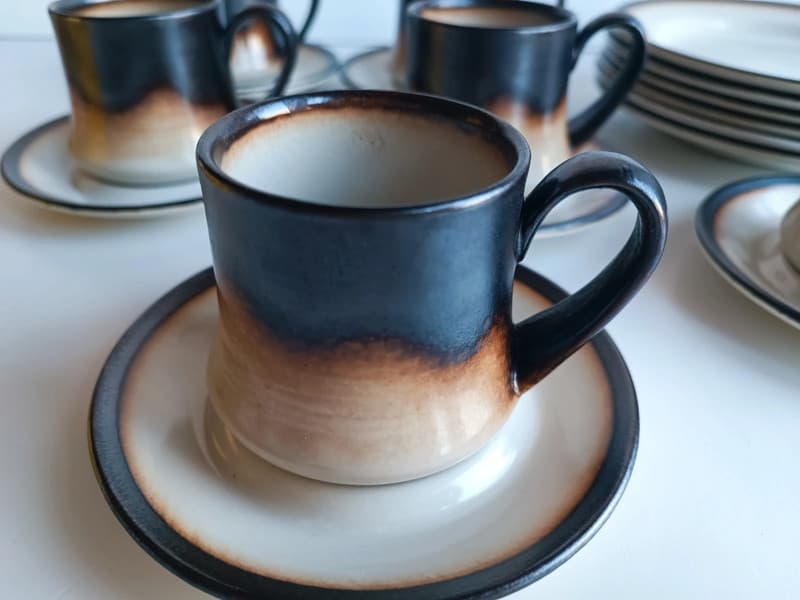 Service à café Mancioli, porcelaine d’Italie, dégradé brun et noir