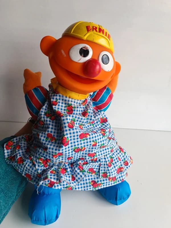 Peluche vintage authentique d'Ernie (Ernest) du célèbre programme 13 Rue Sésame