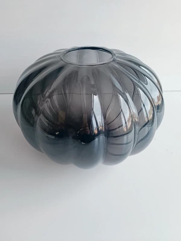 Vase IKEA Vårlikt, Gunnel Sahlin, verre soufflé gris fumé